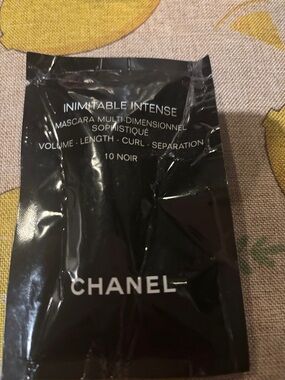 CHANEL Inimitable Intense Mascara Sample – Noir Black